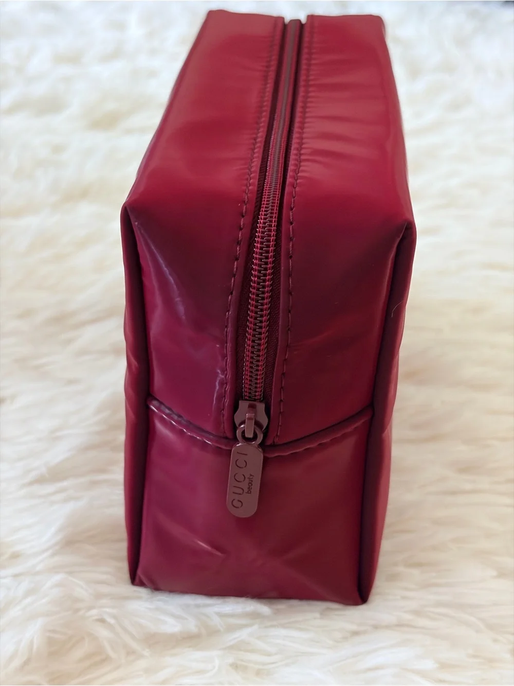 Gucci sleek beauty